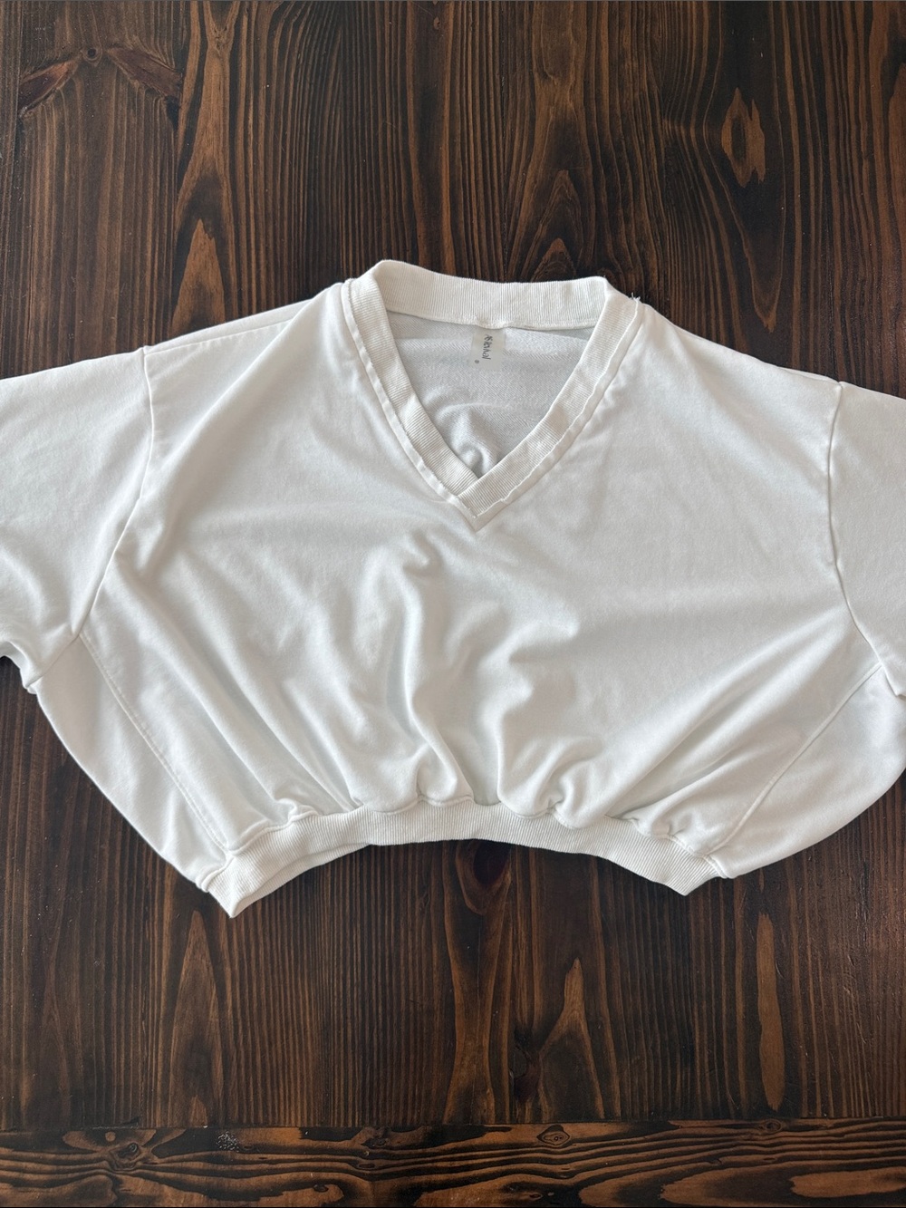 Altar’d State Cropped White V-Neck Sweatshirt Women’s Size Medium Lightweight - Picture 2 of 8